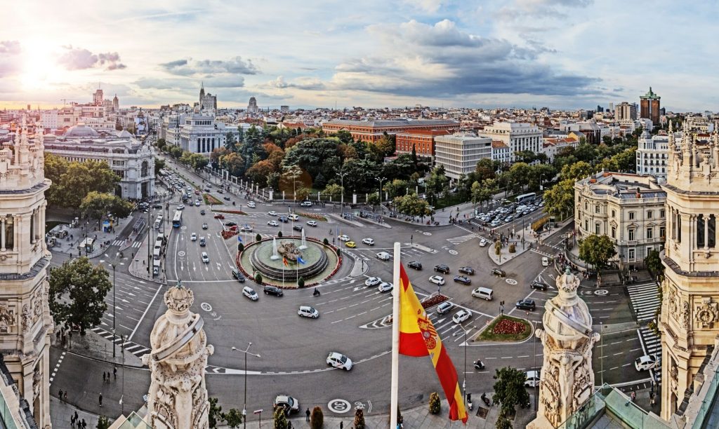 How to obtain residency for you and your family by studying in Spain
